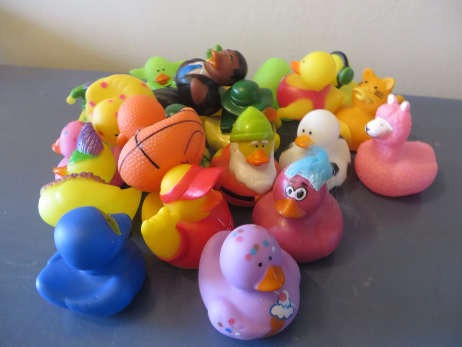 Box of rubber ducks for ducking jeeps or for cruising - 25 random ducks included - no duplicates